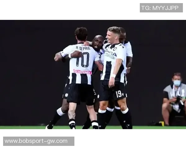 戴维喜获进球助力球队获胜立志在欧冠赛场更进一步