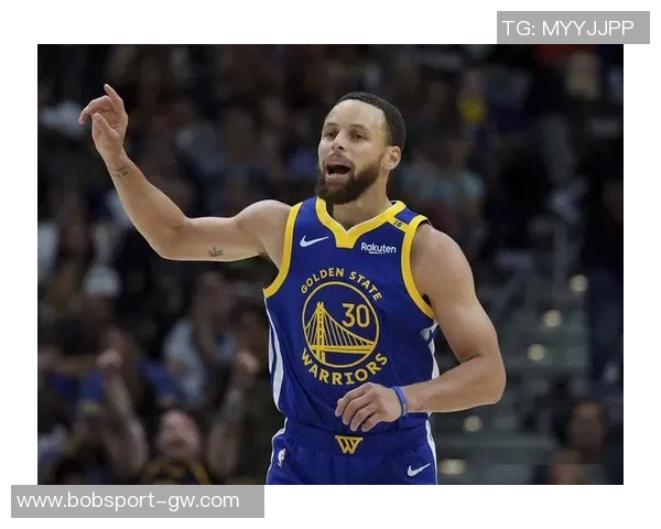 库里神勇抢断波杰姆飞扑救球助球队逆转赢得比赛胜利